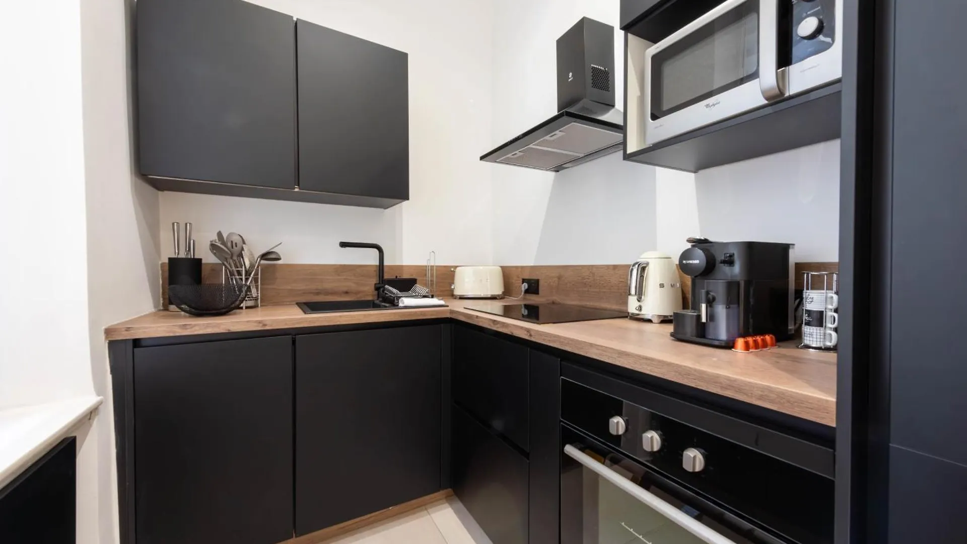 Renovated Apartment In The Heart Of Cannes