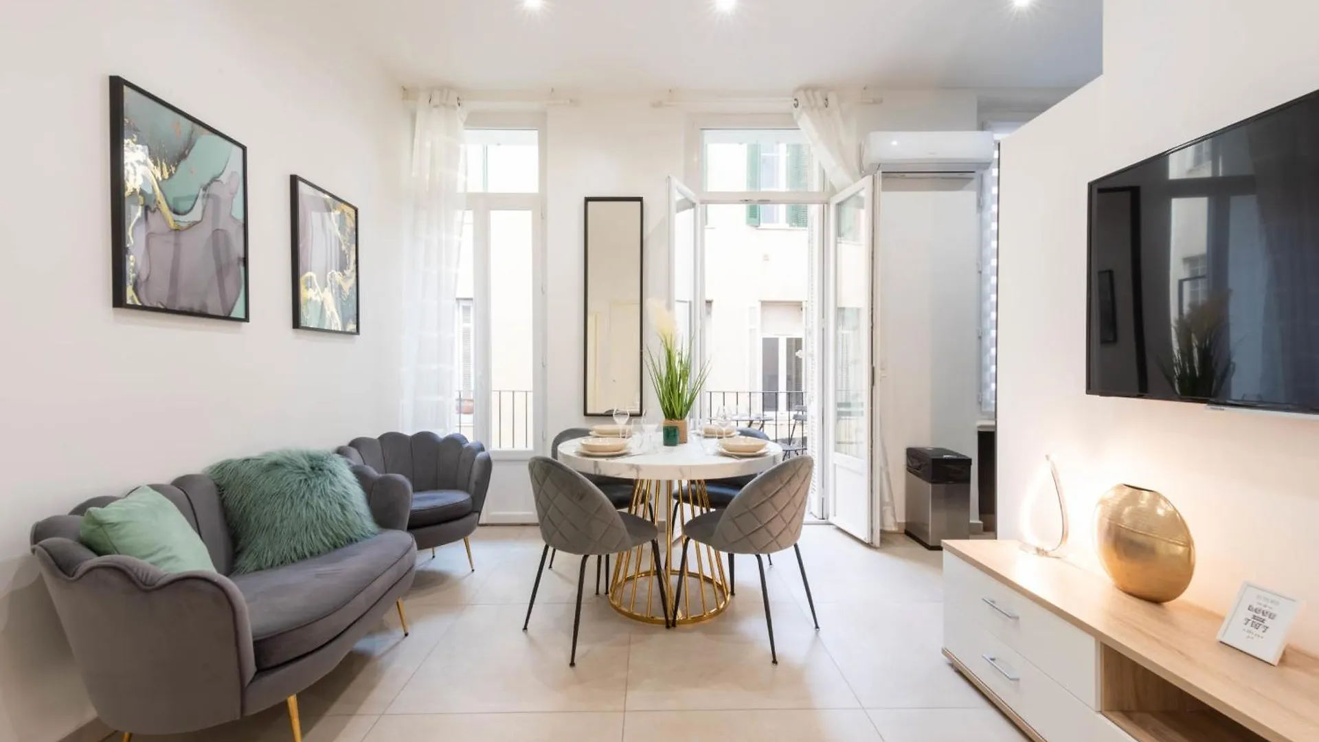 Renovated Apartment In The Heart Of Cannes